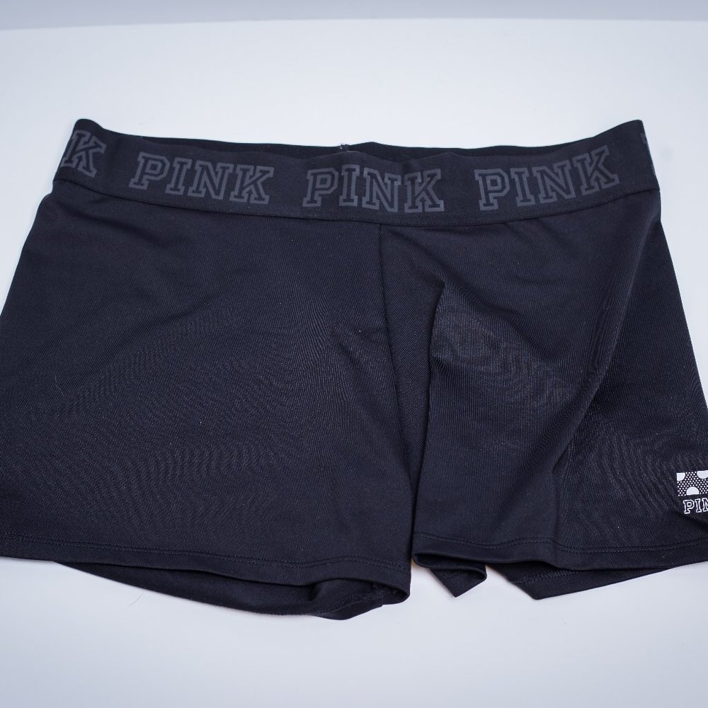 Pink brand Shorts size Large